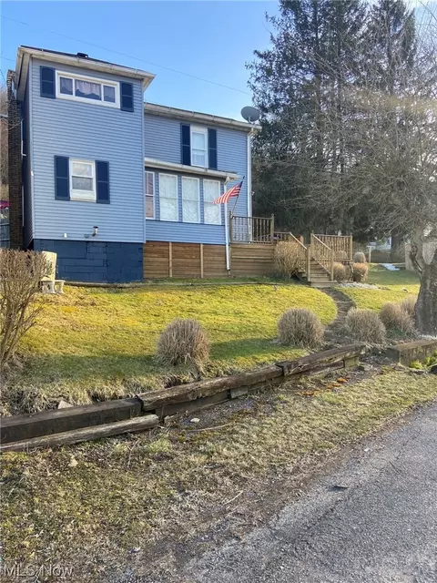 164 Indiana Ave, Chester, WV 26034