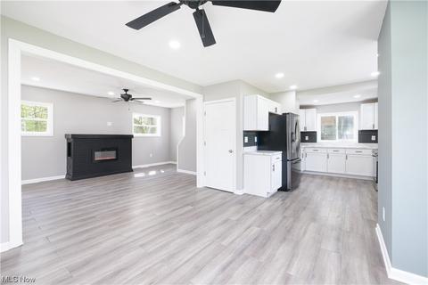 718 Easter Ave, Akron, OH 44307 photo 7
