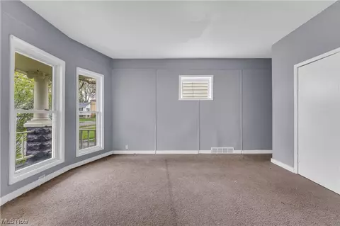 5235 Milo Ave, Maple Heights, OH 44137 photo 4
