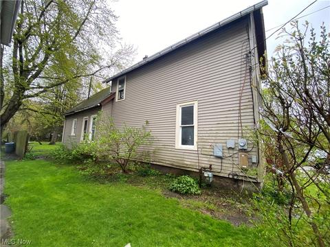 424 W 38th St, Ashtabula, OH 44004 photo 3