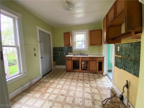 424 W 38th St, Ashtabula, OH 44004 photo 8