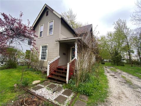 424 W 38th St, Ashtabula, OH 44004 photo 2