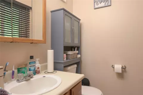 2648 Robindale Ave, Akron, OH 44312 photo 6