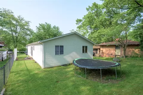 2648 Robindale Ave, Akron, OH 44312 photo 5