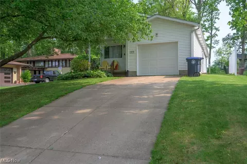 2648 Robindale Ave, Akron, OH 44312 photo 1
