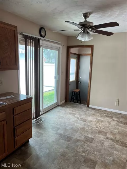 2648 Robindale Ave, Akron, OH 44312 photo 12