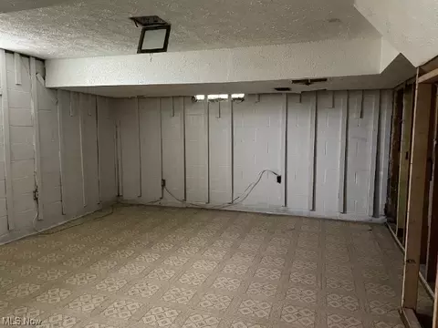 555 E Wilbeth Rd, Akron, OH 44301 photo 13
