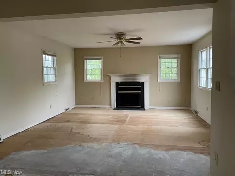555 E Wilbeth Rd, Akron, OH 44301 photo 7