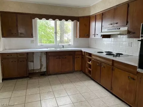 555 E Wilbeth Rd, Akron, OH 44301 photo 6