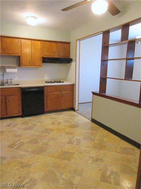 7590 State Rd, Parma, OH 44134 photo 11