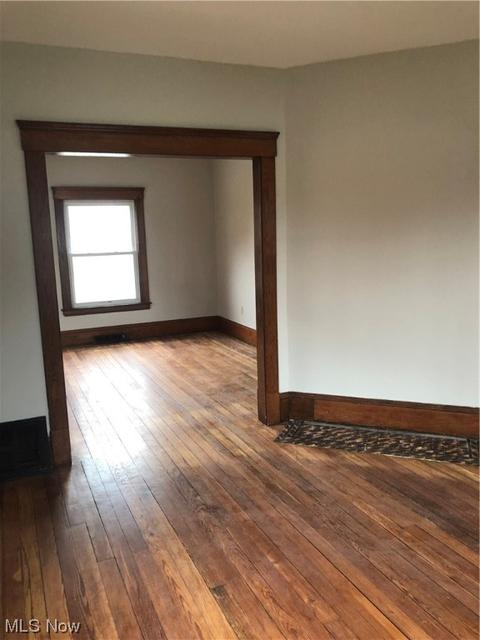 215 Gulf Rd, Elyria, OH 44035 photo 3