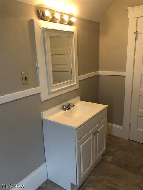 215 Gulf Rd, Elyria, OH 44035 photo 10