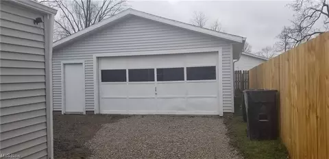 512 Fairmount Ave, Elyria, OH 44035 photo 3