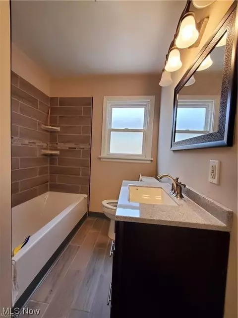 512 Fairmount Ave, Elyria, OH 44035 photo 9