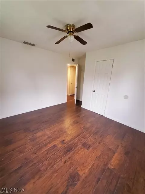512 Fairmount Ave, Elyria, OH 44035 photo 8