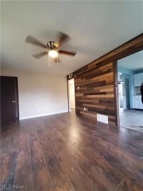 512 Fairmount Ave, Elyria, OH 44035 photo 4