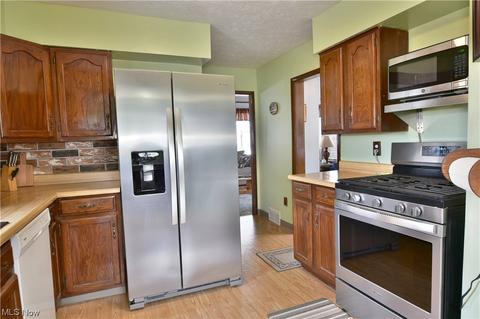 495 6th St, Struthers, OH 44471 photo 7