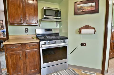 495 6th St, Struthers, OH 44471 photo 9