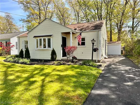 26631 Knickerbocker Rd, Bay Village, OH 44140