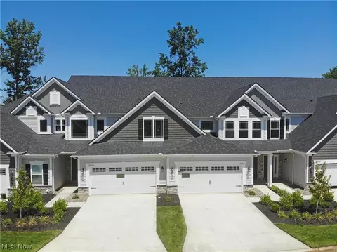 32032 Tuscan Ln #F-3, Avon Lake, OH 44012