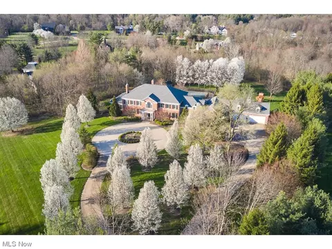 1080 Top Of The Hill Rd, Akron, OH 44333
