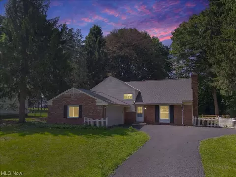 575 Woodland Dr, Tallmadge, OH 44278
