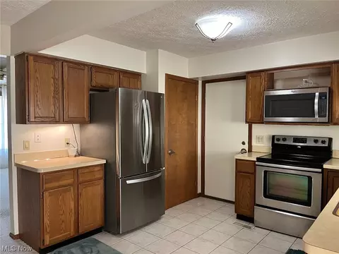 7229 Windsor Ln, Mentor, OH 44060 photo 8