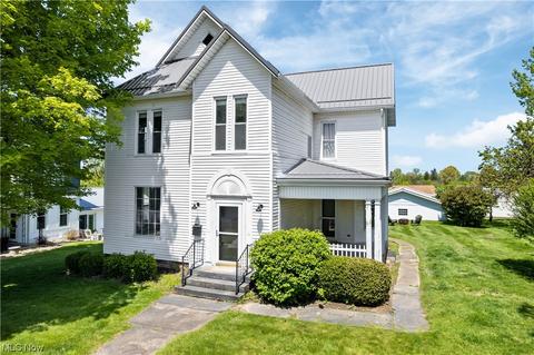 415 W Main St, Barnesville, OH 43713 photo 2