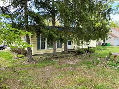2534 Rockefeller Rd, Wickliffe, OH 44092 photo 7