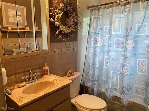 2534 Rockefeller Rd, Wickliffe, OH 44092 photo 11