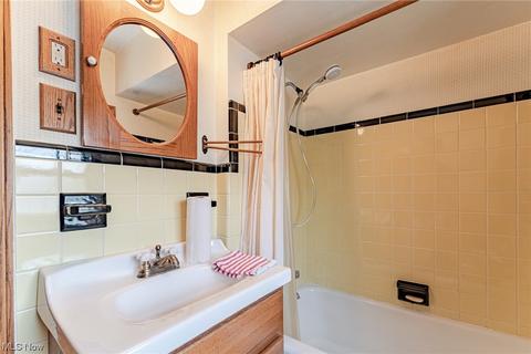 425 E 272nd St, Euclid, OH 44132 photo 19
