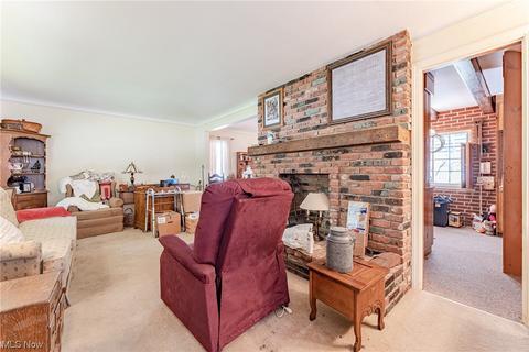 425 E 272nd St, Euclid, OH 44132 photo 4