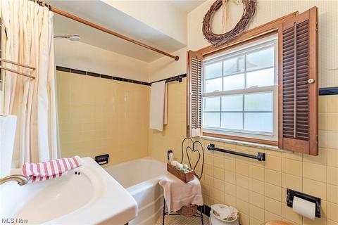 425 E 272nd St, Euclid, OH 44132 photo 18