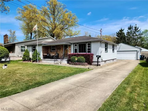 1994 Northfield Ave NW, Warren, OH 44485