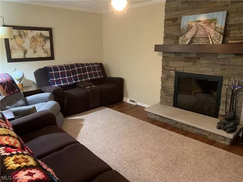 807 Parkview Dr, Seven Hills, OH 44131 photo 5