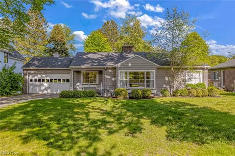223 Bradley Rd, Bay Village, OH 44140