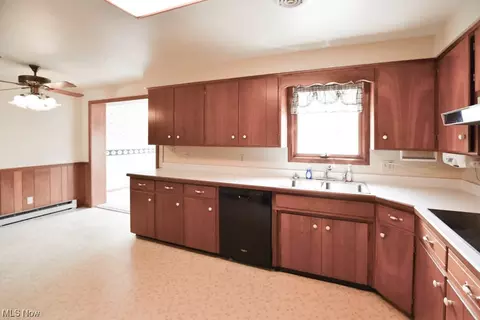 6924 Glenmere Ave NE, Canton, OH 44721 photo 4