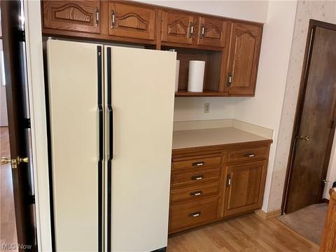 8300 Pinehurst Dr, Parma, OH 44129 photo 3