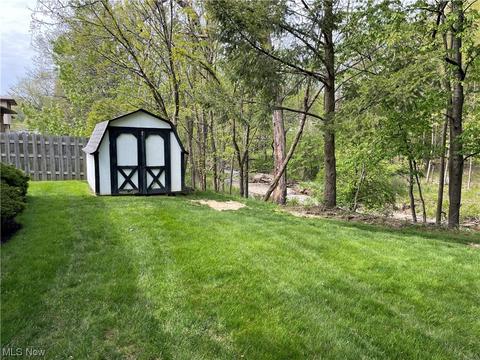 8300 Pinehurst Dr, Parma, OH 44129 photo 32
