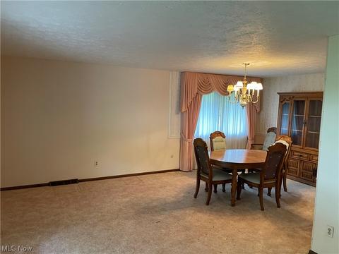 8300 Pinehurst Dr, Parma, OH 44129 photo 4