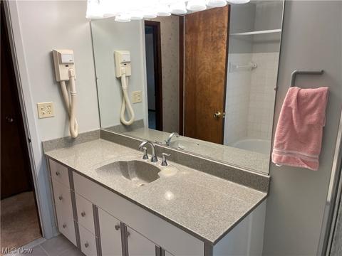 8300 Pinehurst Dr, Parma, OH 44129 photo 17