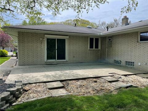 8300 Pinehurst Dr, Parma, OH 44129 photo 30