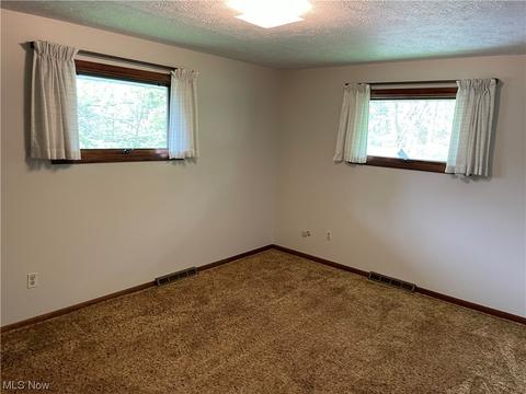 8300 Pinehurst Dr, Parma, OH 44129 photo 14
