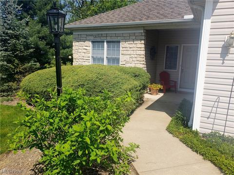 4254 Turtleback Cv, Avon, OH 44011 photo 2