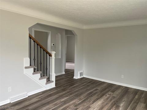 1725 Douglas Rd, Wickliffe, OH 44092 photo 5