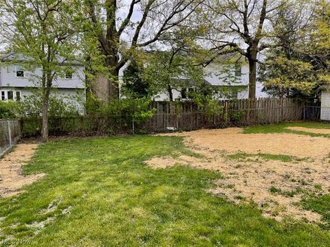1725 Douglas Rd, Wickliffe, OH 44092 photo 3