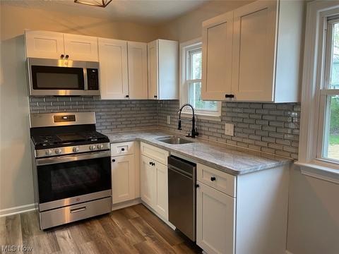 1725 Douglas Rd, Wickliffe, OH 44092 photo 6