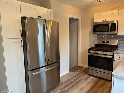 1725 Douglas Rd, Wickliffe, OH 44092 photo 7