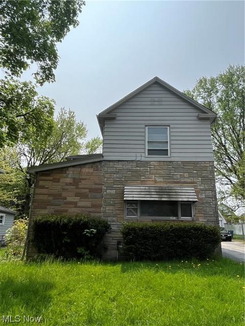 34 Spring St, Struthers, OH 44471 photo 1
