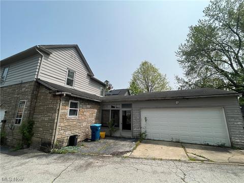 34 Spring St, Struthers, OH 44471 photo 4
